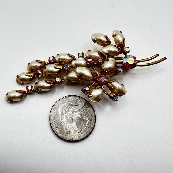 Vintage Brooch Baroque Faux Pearl and Rhinestone Willow Flower Design 1940 - Picture 6 of 10